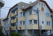  - 12 lak�sos t�rsash�z, Szolnok, Tompa Mih�ly �t 10. (2002)